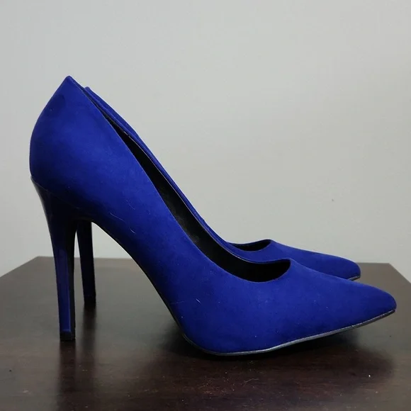 Shoes - Picture 2 of 4